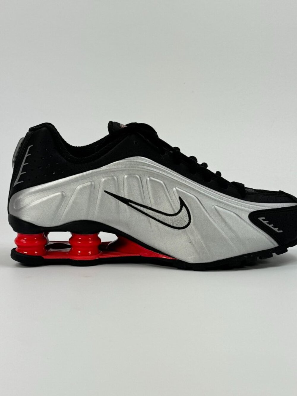 Nike Women's Shox R4 'Black Metallic Silver' AR3565-011 Multi Size